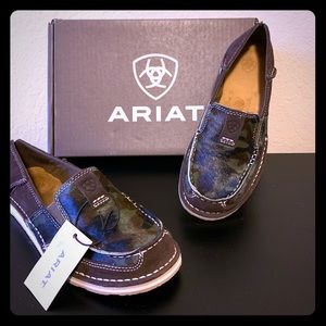 Ariat Women’s Cruiser Camo Dyed Cowhide Shoes NWT